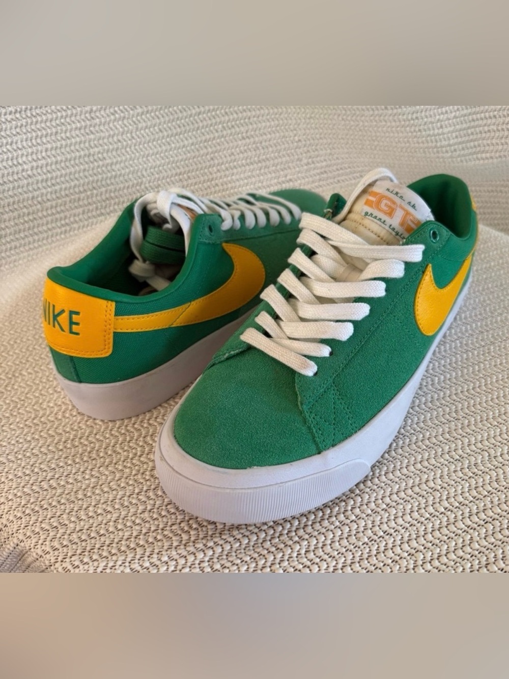 Nike SB GT Blazer Low Men’s 8.5 Green Suede Skateboarding Shoes Retro